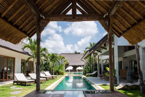 5 Star Villa For Rent In Bali, Bali Villa 2084