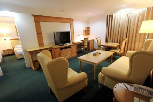 Harmoni Suites Hotel