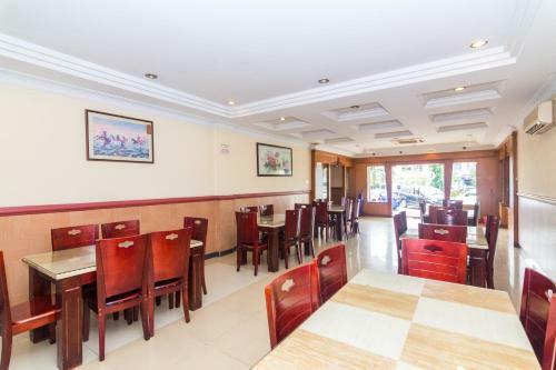 Oyo 1581 Hotel Grand Palace