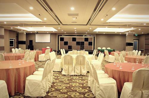 Biz Hotel Batam
