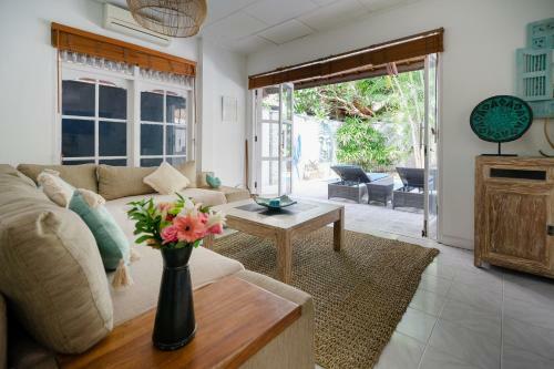 Villa Tropical House - Legian
