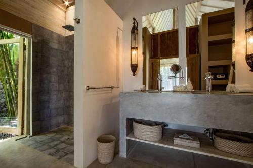 5 Star Villa For Rent In Bali, Bali Villa 2008