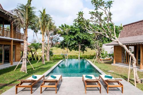 Luxury 5 Bedroom Villa With Private Pool, Bali Villa 2022