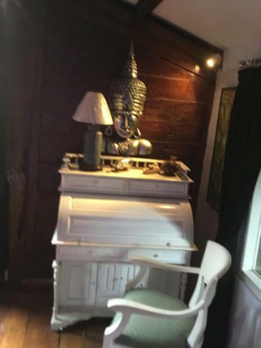 Hostal Javanaise House