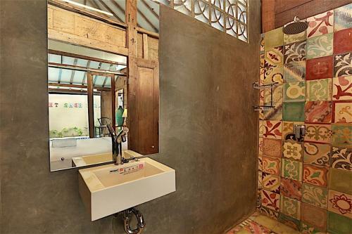 Villa Joglo Batu Belig