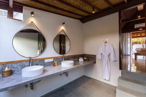 Hotel Nalika Beach Resort & Restaurant