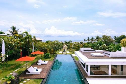 Fabulous Beachfront Villa 5 Br Canggu W Staff
