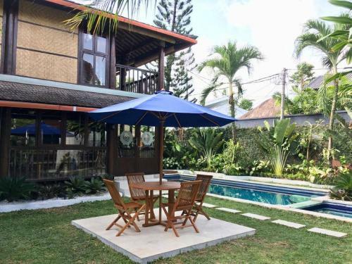 3 Bedroom Authentic Villa In Canggu