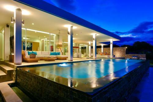 Deep Blue Villa Single Room