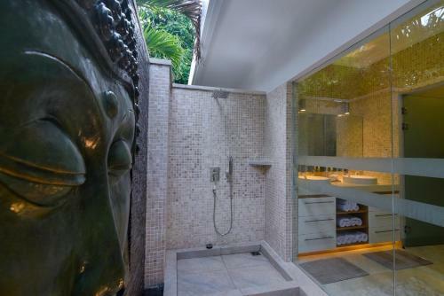 Deep Blue Villa Single Room