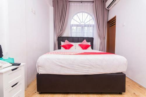 Oyo 1771 Zeke Hotel