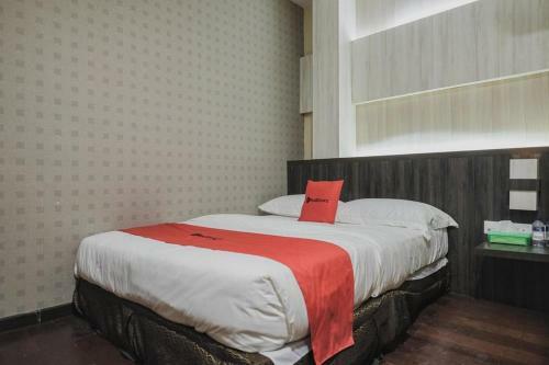 Hostal Reddoorz Plus Near Pantai Coastarina 2