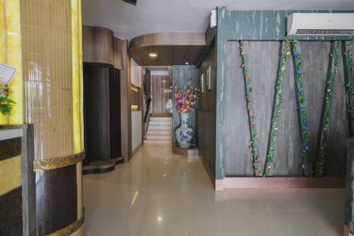 Hostal Reddoorz Plus Near Pantai Coastarina 2