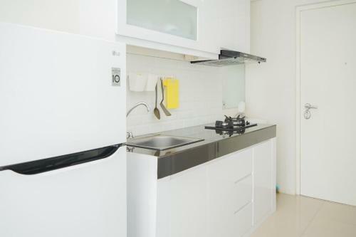 Best And Spacious Studio Room Bintaro Plaza Apartment By Travelio