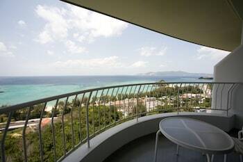 Hotel Okinawa Kariyushi Beach Resort Ocean Spa
