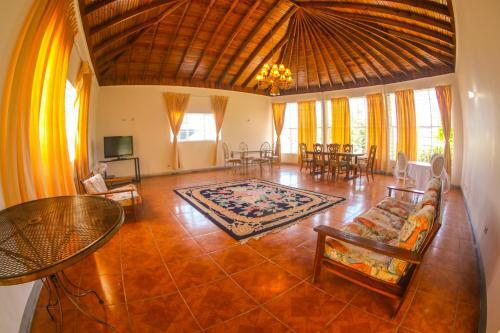 Hostal Villa Roma Guest House