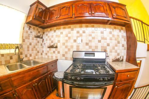 Hostal Villa Roma Guest House
