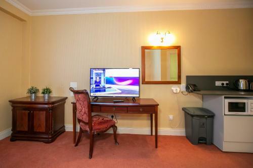 Citywest Aparthotel