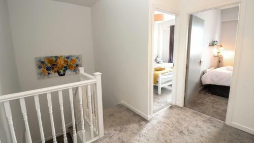 Designer Waterfront 3 Bedroom Exec Apartment