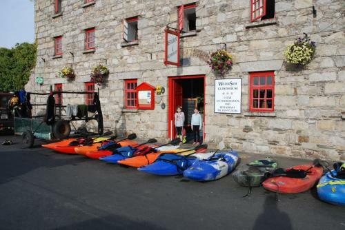 Hostal Waterside Guesthouse