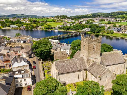 Lough Derg Holiday Lodge
