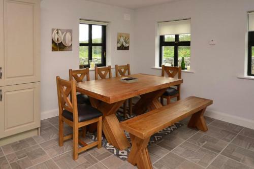 Holiday Home Oughterard - Eir02104f-f