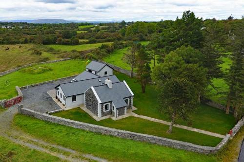 Holiday Home Oughterard - Eir02104f-f
