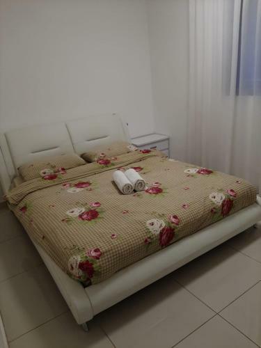 Avi's Suites - Garden Apartment