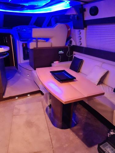 Luxury Yacht Eilat - ?????? ??????? ????