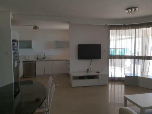 Apartment With Pool