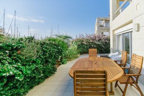 Olala Marina Apartments