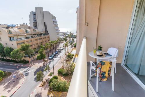 Top Tier Apartment In Herzylia With Swimming Pool
