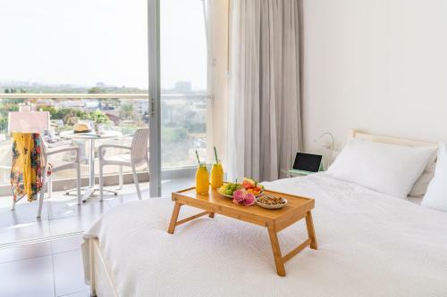 Top Tier Apartment In Herzylia With Swimming Pool