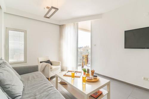 Top Tier Apartment In Herzylia With Swimming Pool