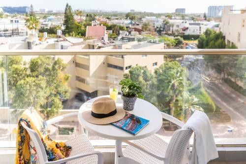 Top Tier Apartment In Herzylia With Swimming Pool
