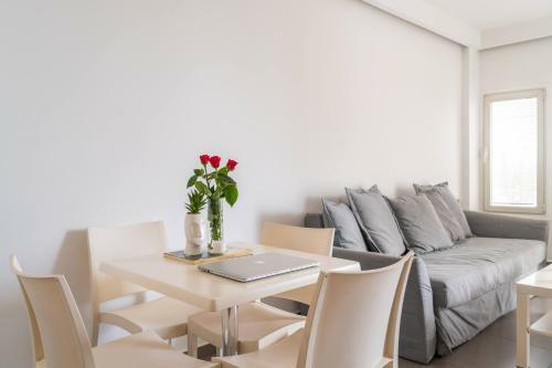 Top Tier Apartment In Herzylia With Swimming Pool