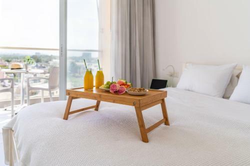 Top Tier Apartment In Herzylia With Swimming Pool
