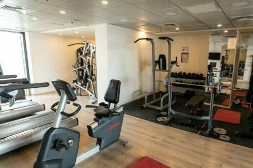 Luxury Beach Apartment With Pool & Gym By Airsuite