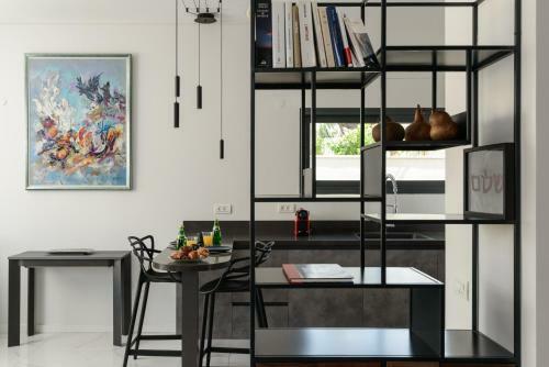 Luxury & Design Apartment - Steps To The Beach