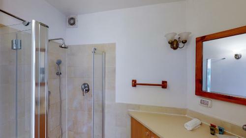 Apartamento Gordon Beach 2br Duplex By Holyguest