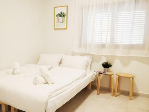 Private-garden 3 Bedroom Apartment