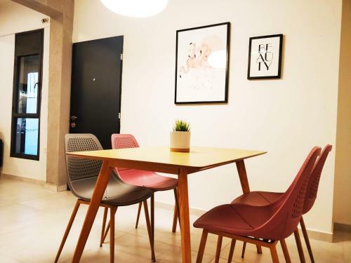 Private-garden 3 Bedroom Apartment