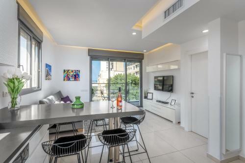 Apartamento Ben Yehuda Cosy 2bdr & Parking Close The Beach