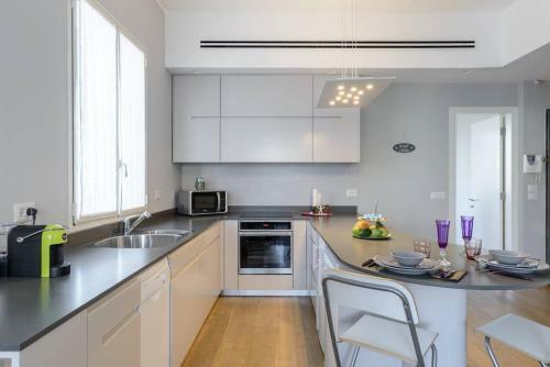 Italian Design Apartment In Rotchild /habima