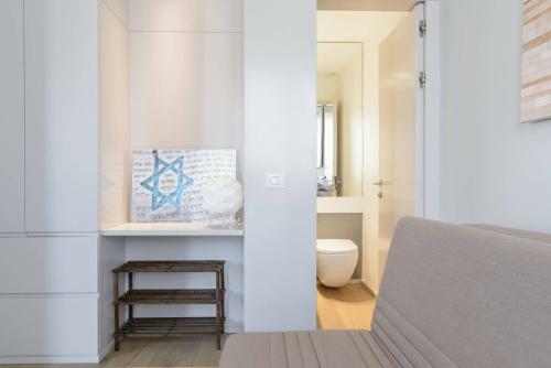 Italian Design Apartment In Rotchild /habima