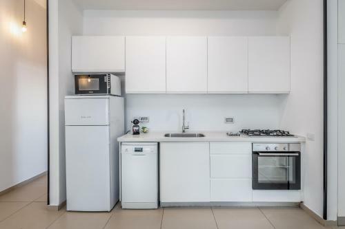 Apartamento Ben Gurion Area - Modern 2 Bdr With Balcony