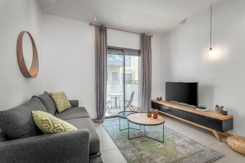 Apartamento Ben Gurion Area - Modern 2 Bdr With Balcony