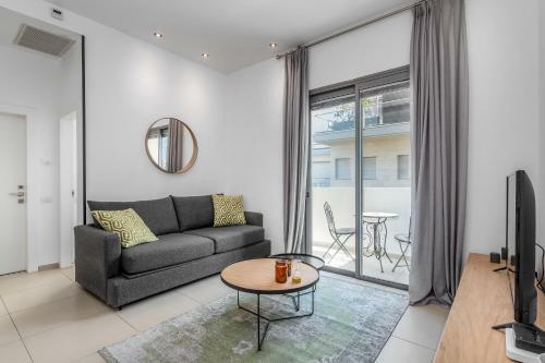 Apartamento Ben Gurion Area - Modern 2 Bdr With Balcony