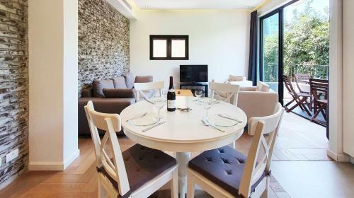 Design 2 Bdr Apartment Hilton Beach #tl55
