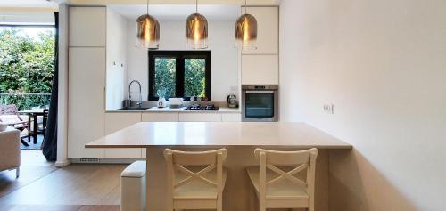 Design 2 Bdr Apartment Hilton Beach #tl55